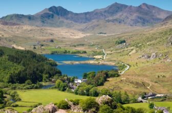15 Best Day Trips from Liverpool (by Train, Bus and Car)