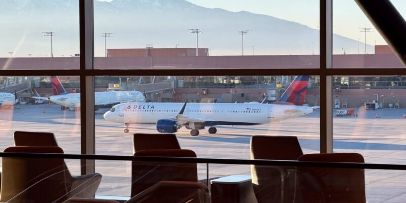 Delta Air Lines cuts 2 domestic routes